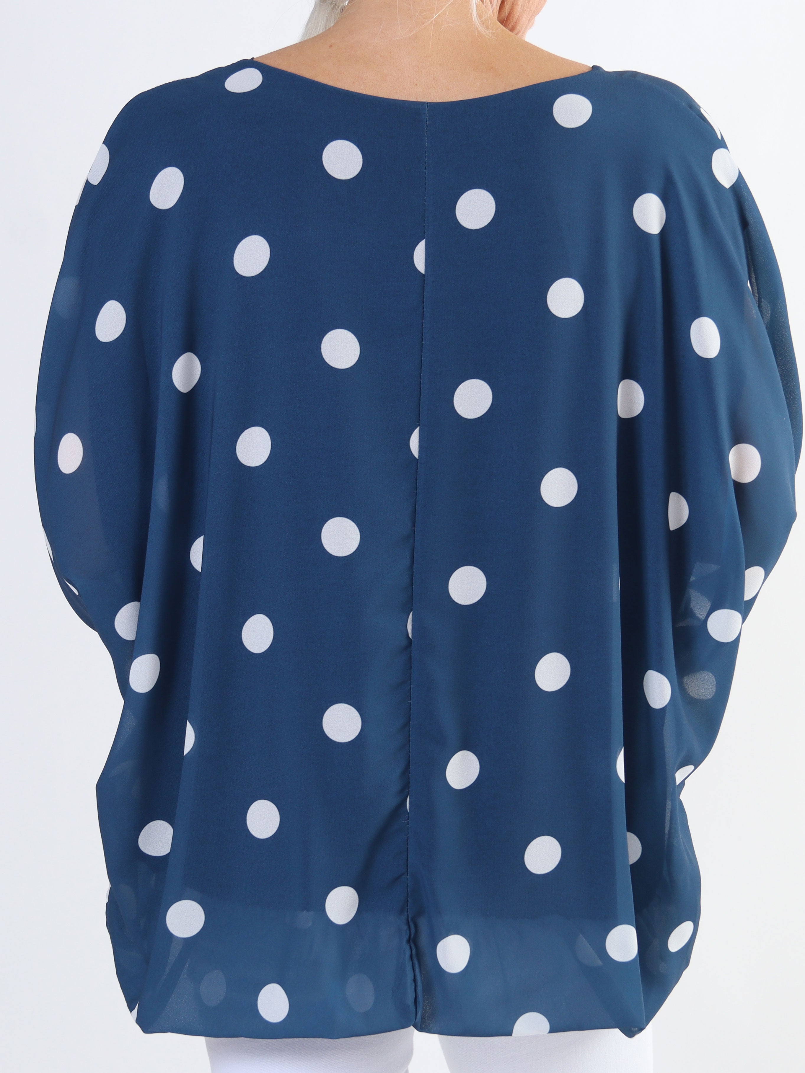 Destiny Dot - Plus size bluse i chiffon med prikker